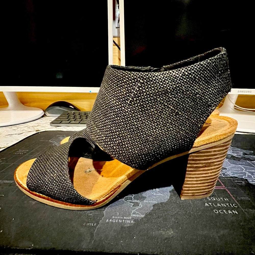 Toms Majorca Sandal - Black “Canvas”